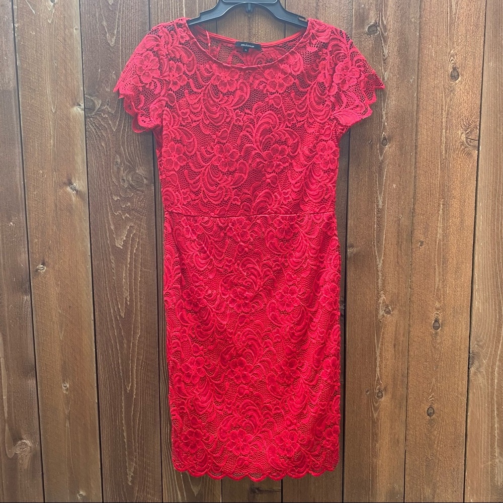 Romantic Ambiance red lace dress, perfect for Valentines